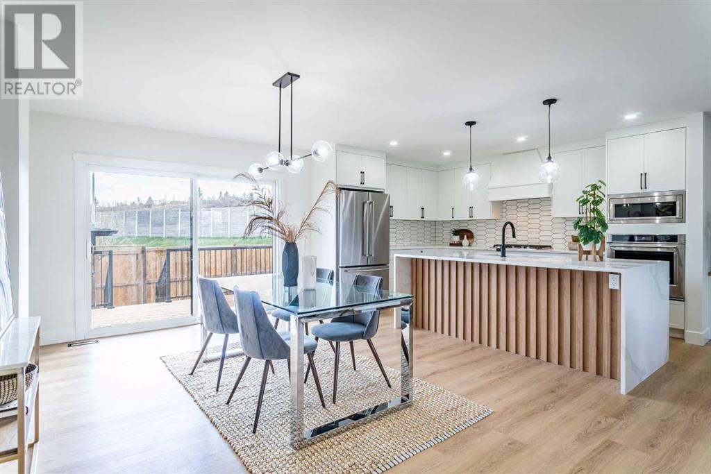 Single Family House 4 Level for Sale in  Westview Drive SW Westgate Calgary 