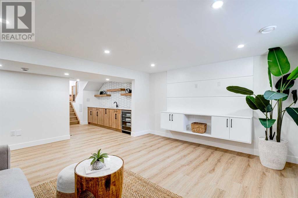 Single Family House 4 Level for Sale in  Westview Drive SW Westgate Calgary 