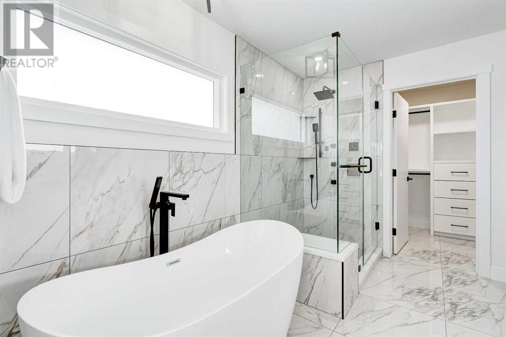 Single Family House 4 Level for Sale in  Westview Drive SW Westgate Calgary 