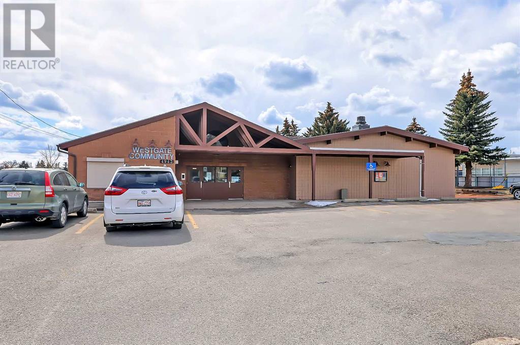 Single Family House 4 Level for Sale in  Westview Drive SW Westgate Calgary 