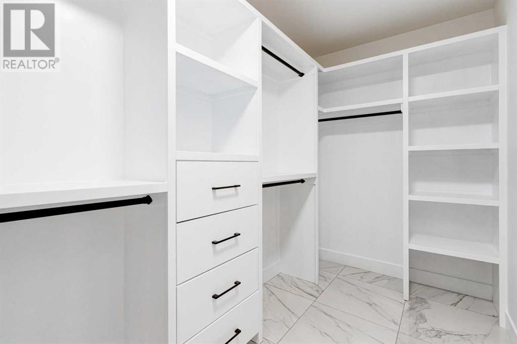Single Family House 4 Level for Sale in  Westview Drive SW Westgate Calgary 