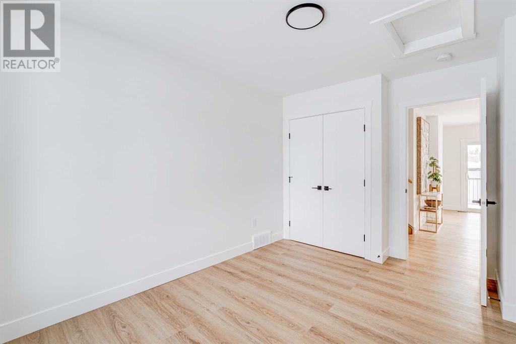 Single Family House 4 Level for Sale in  Westview Drive SW Westgate Calgary 