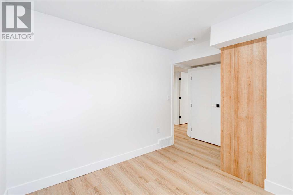 Single Family House 4 Level for Sale in  Westview Drive SW Westgate Calgary 