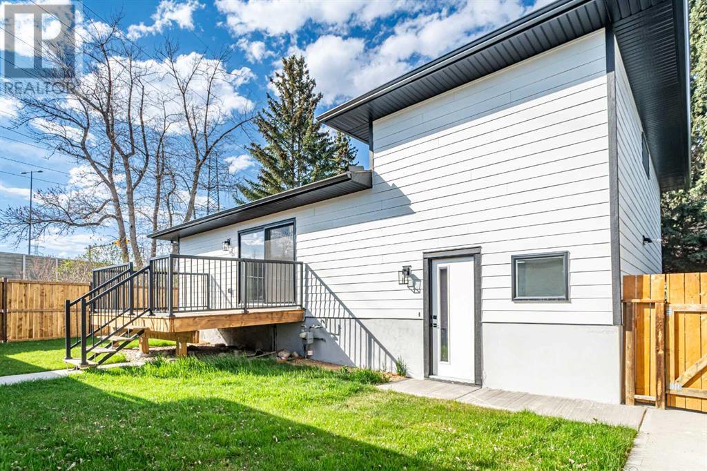 Single Family House 4 Level for Sale in  Westview Drive SW Westgate Calgary 