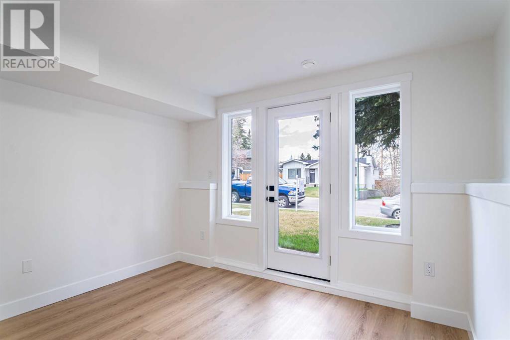 Single Family House 4 Level for Sale in  Westview Drive SW Westgate Calgary 