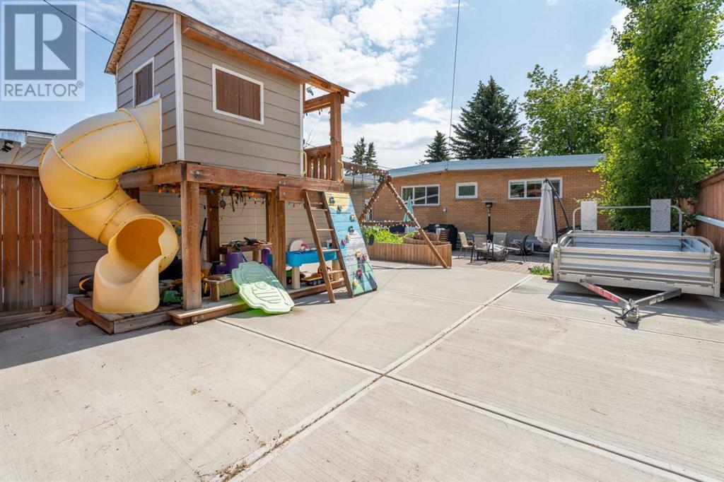 Single Family House Bungalow for Sale in  Thorneycroft Drive NW Thorncliffe Calgary 