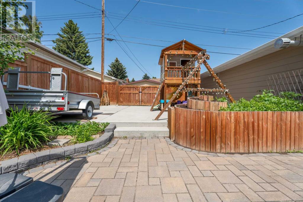 Single Family House Bungalow for Sale in  Thorneycroft Drive NW Thorncliffe Calgary 