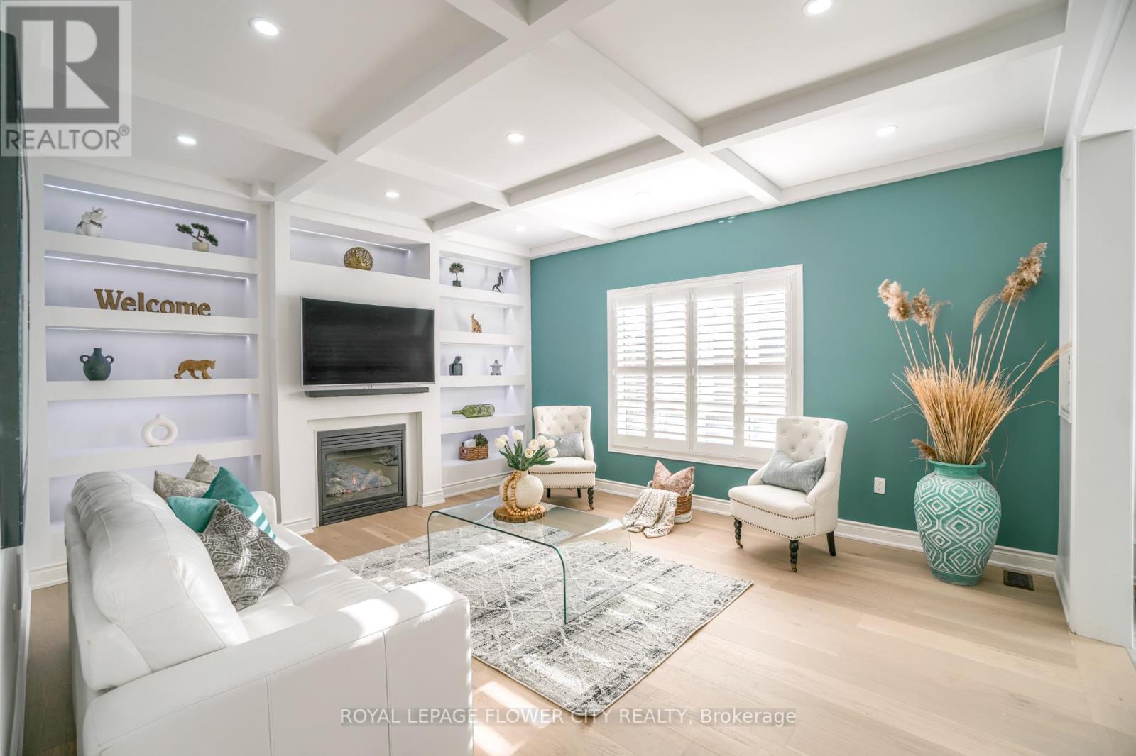 Photo 2 of 318 Wallace Street, Shelburne ON