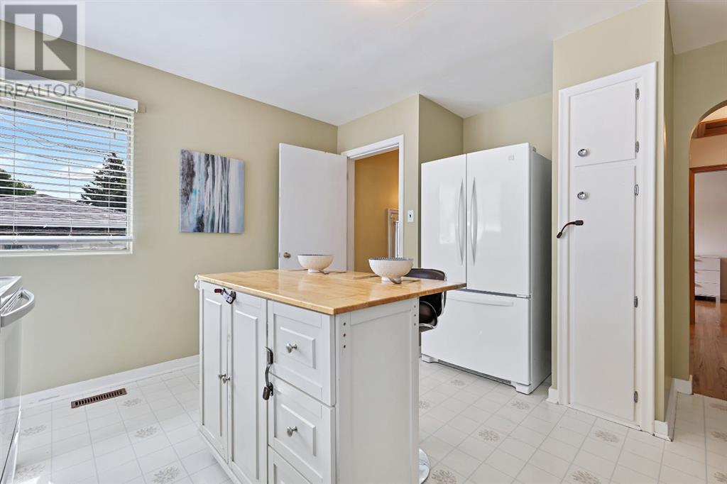Single Family House Bungalow for Sale in  Glencastle Street SW Glendale Calgary 