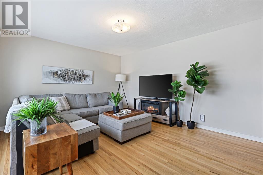 Single Family House Bungalow for Sale in  Glencastle Street SW Glendale Calgary 