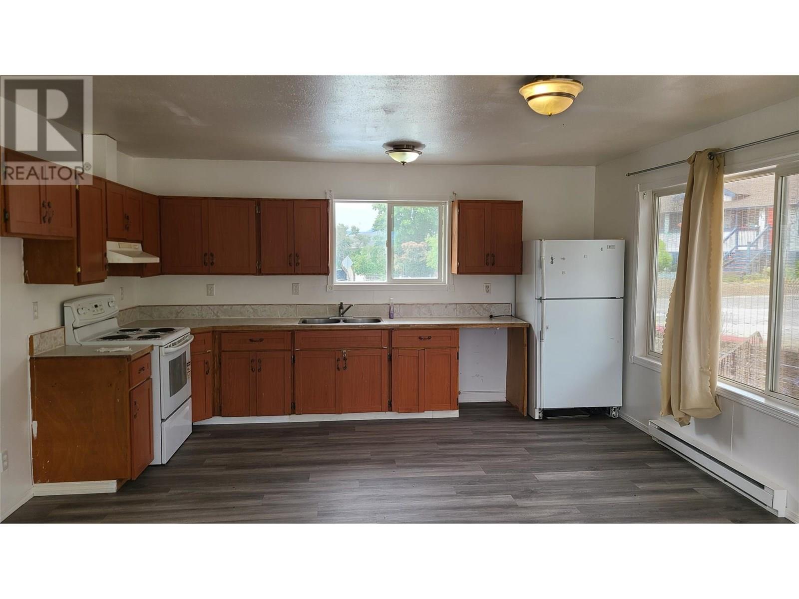  6348 Kootenay Street Street, Oliver