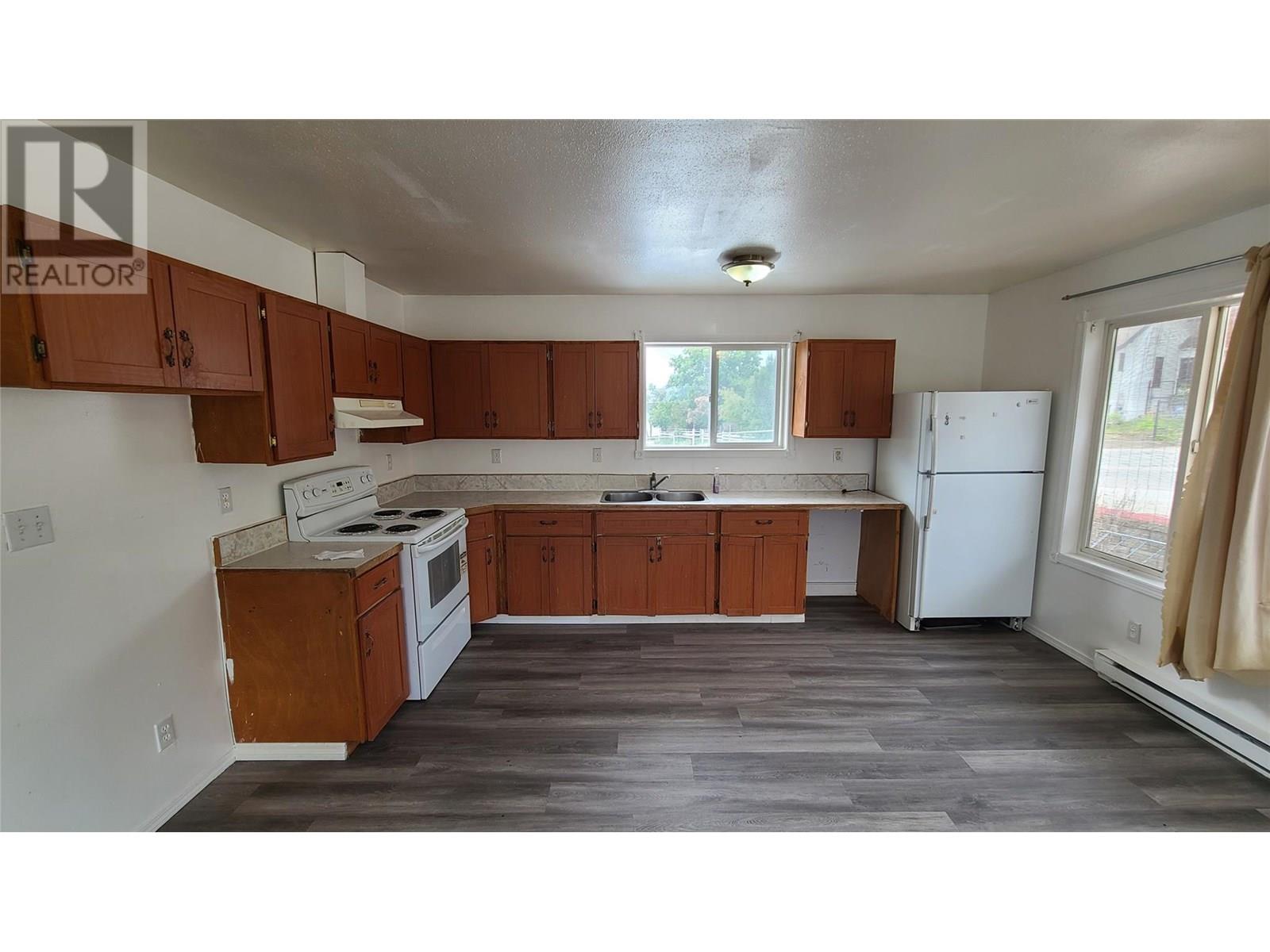  6348 Kootenay Street Street, Oliver