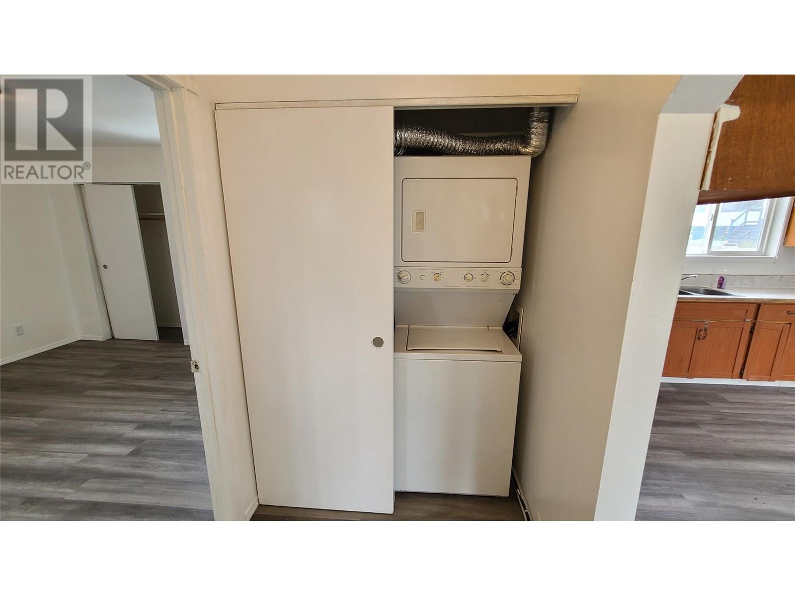  6348 Kootenay Street Street, Oliver