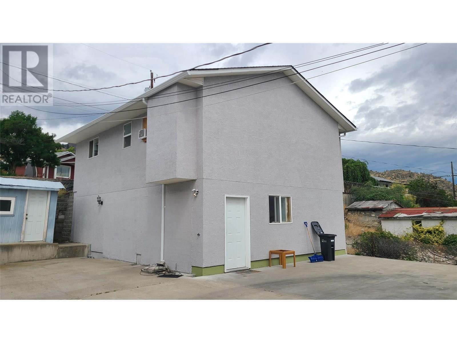  6348 Kootenay Street Street, Oliver