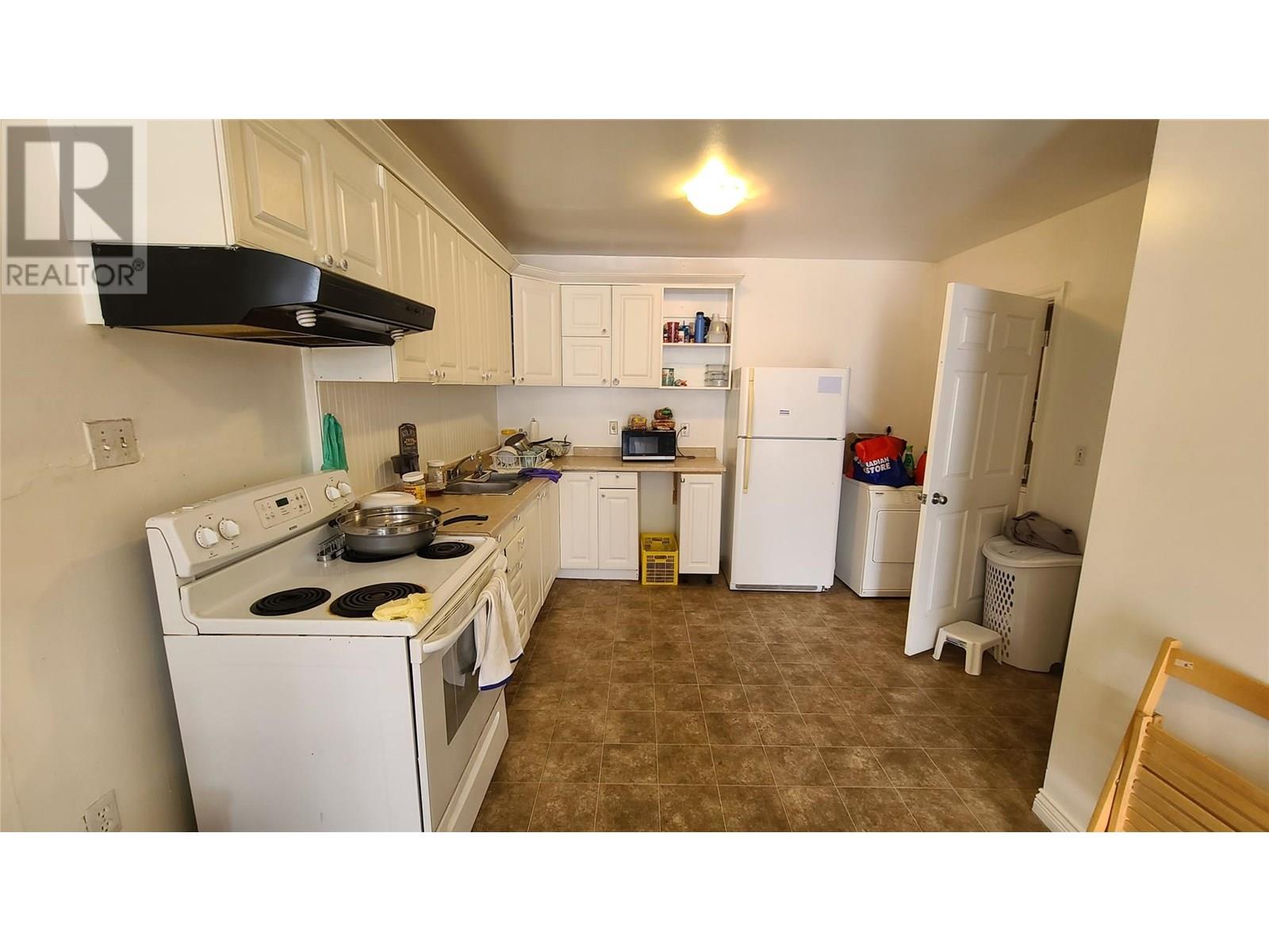  6348 Kootenay Street Street, Oliver