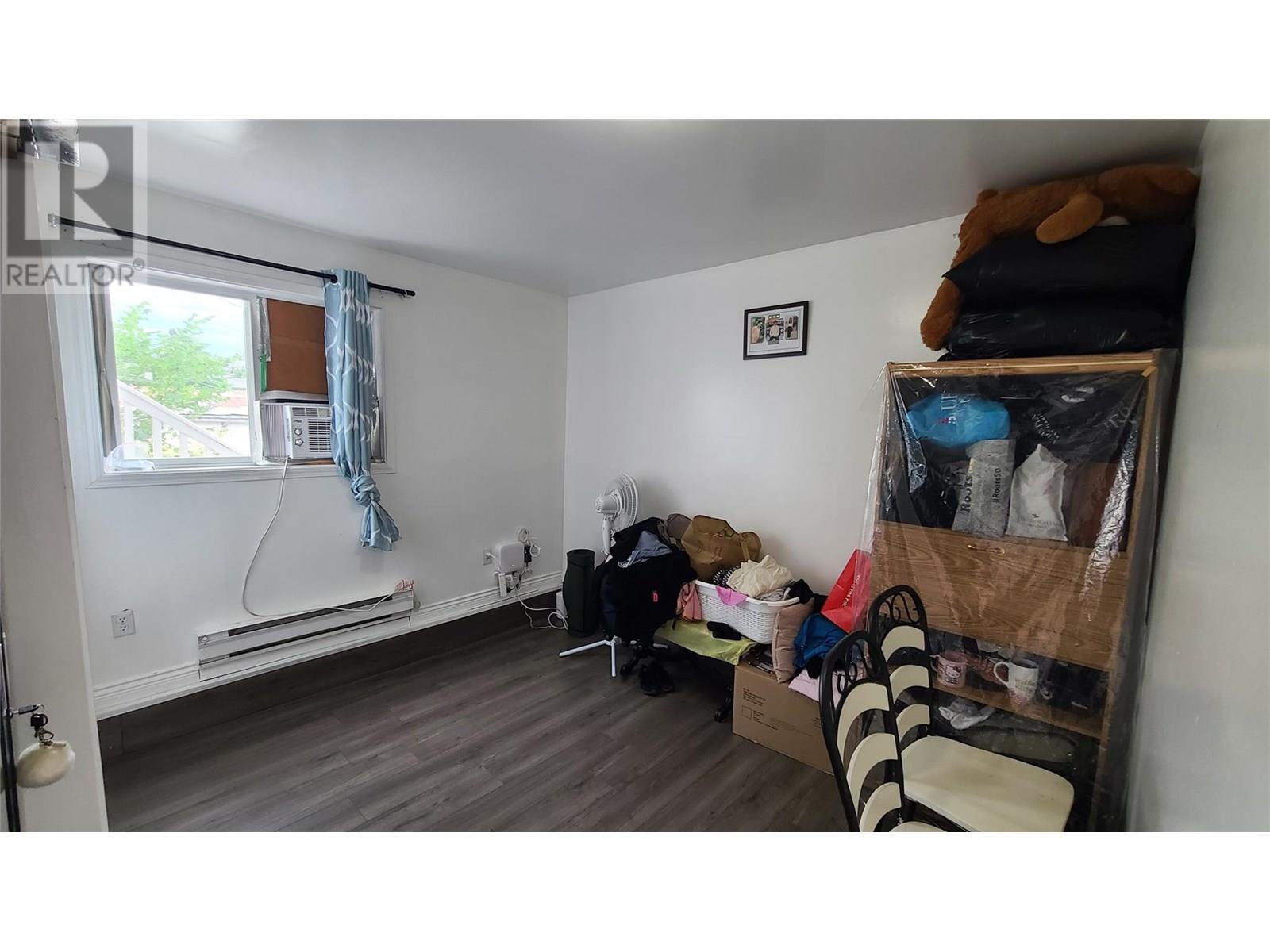  6348 Kootenay Street Street, Oliver