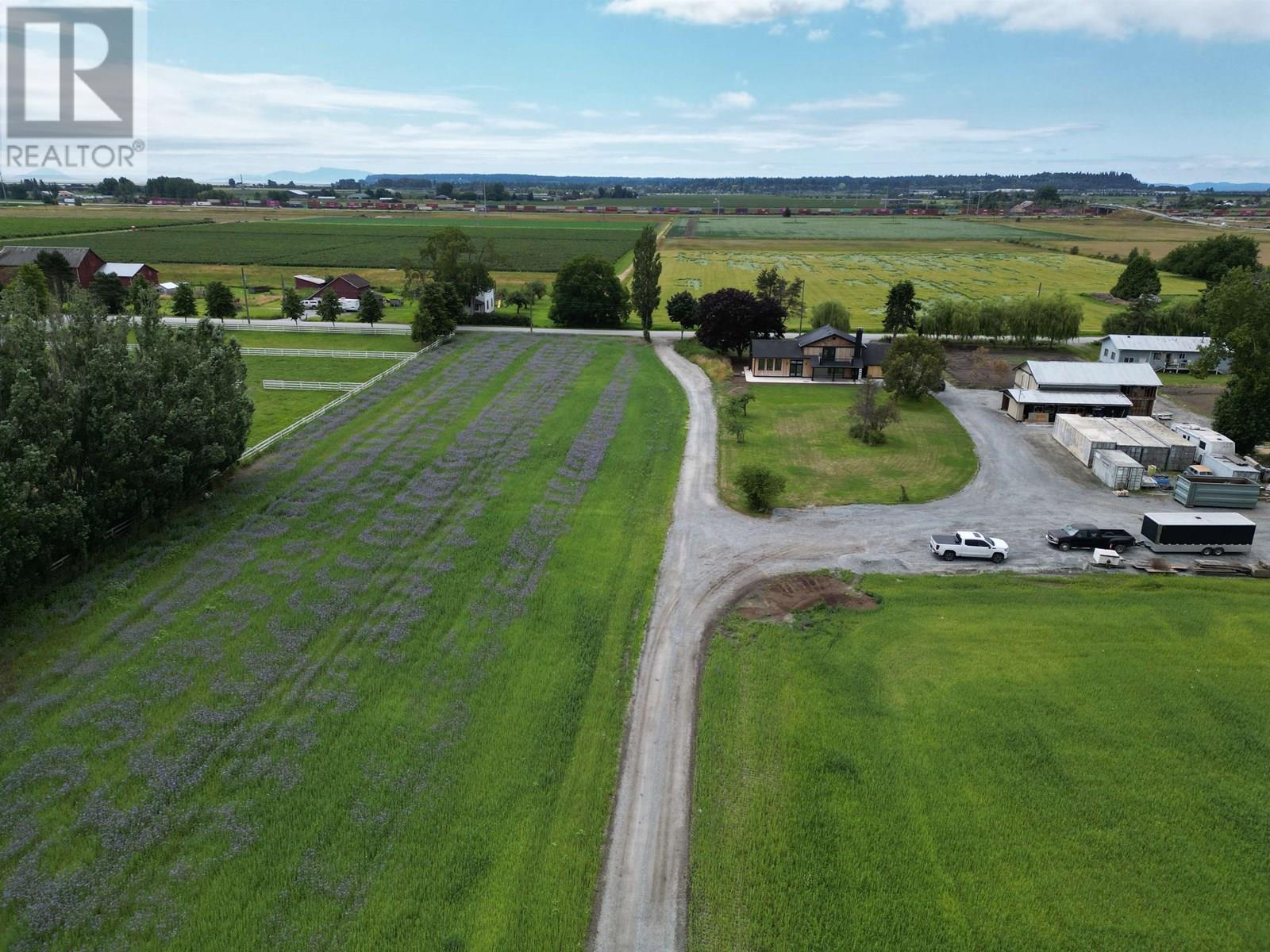 5465 34B AVENUE, Ladner