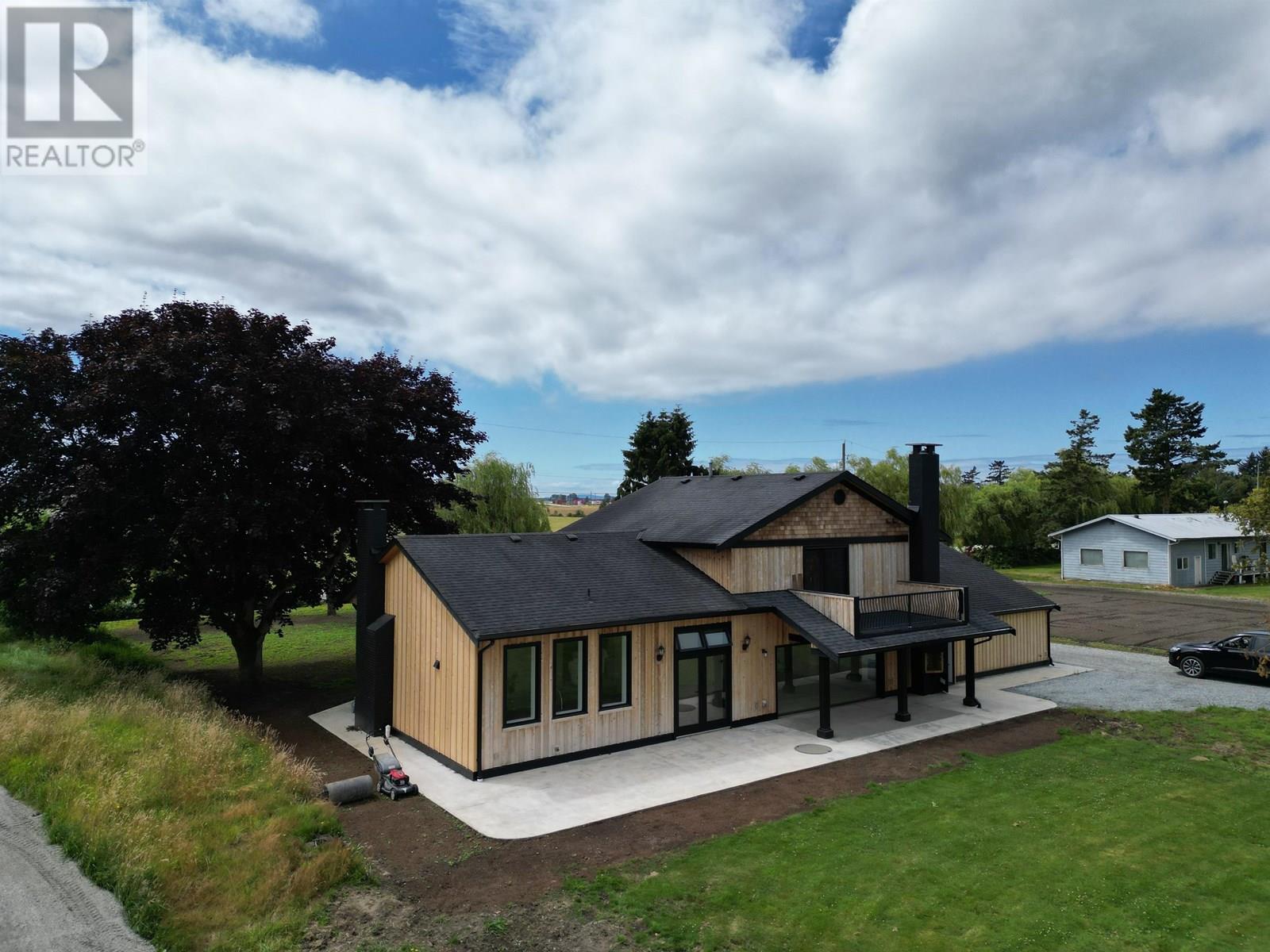 5465 34B AVENUE, Ladner