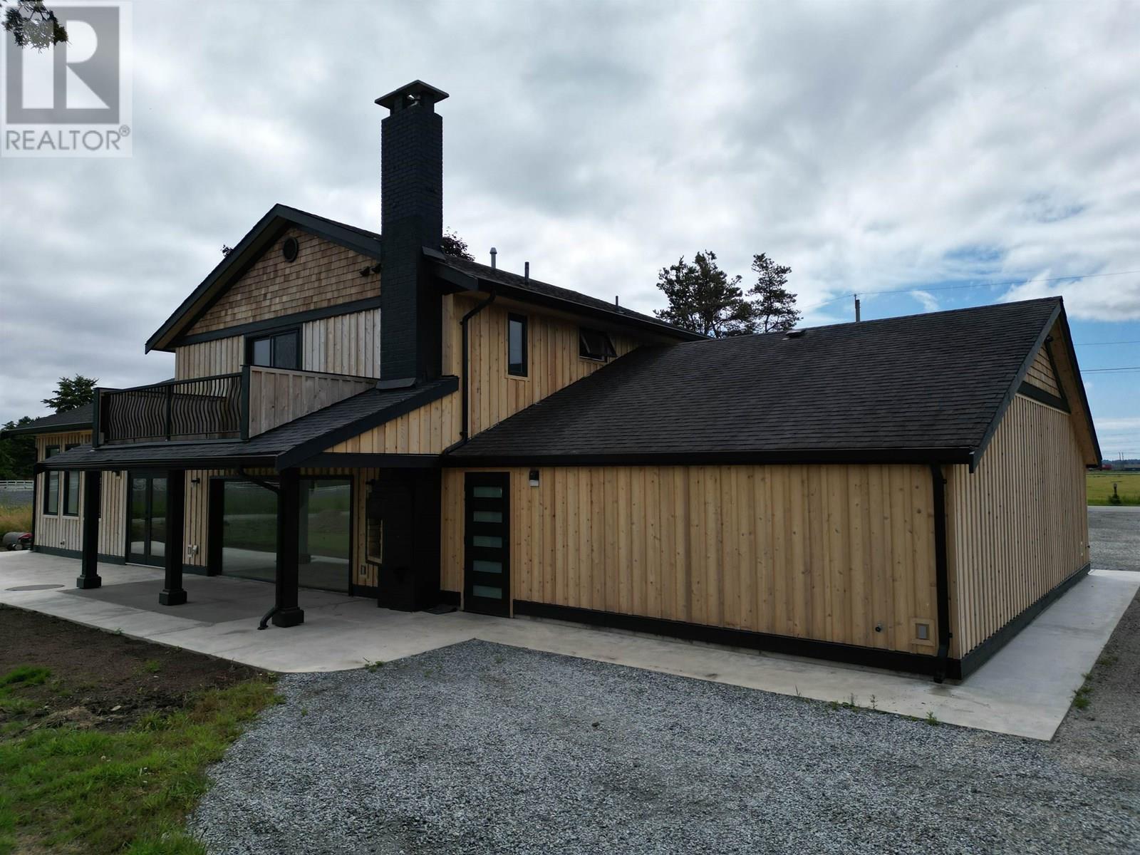5465 34B AVENUE, Ladner