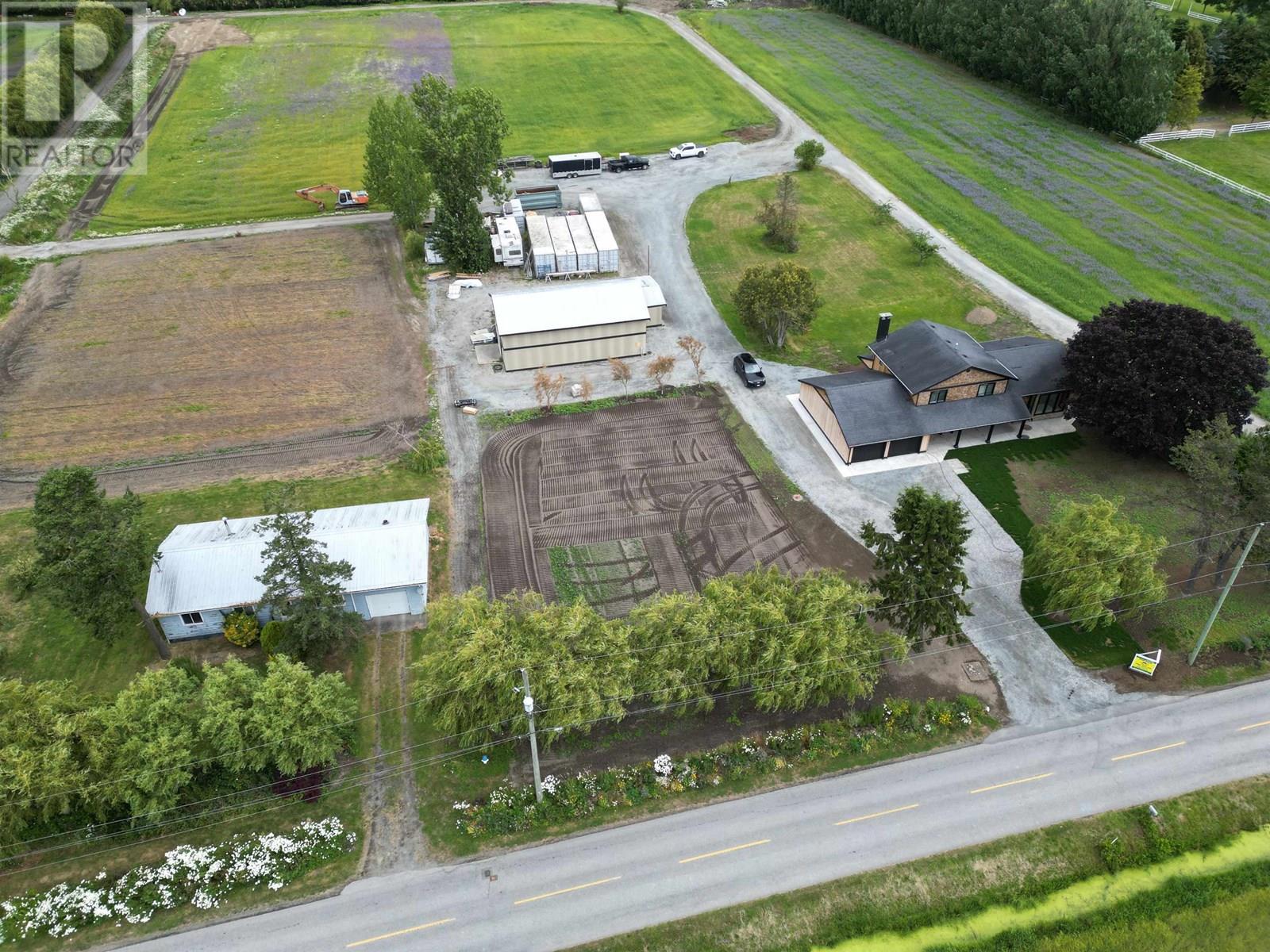 5465 34B AVENUE, Ladner