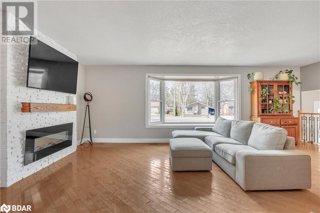 Photo 9 of 279 Sunnidale Road, Wasaga Beach ON