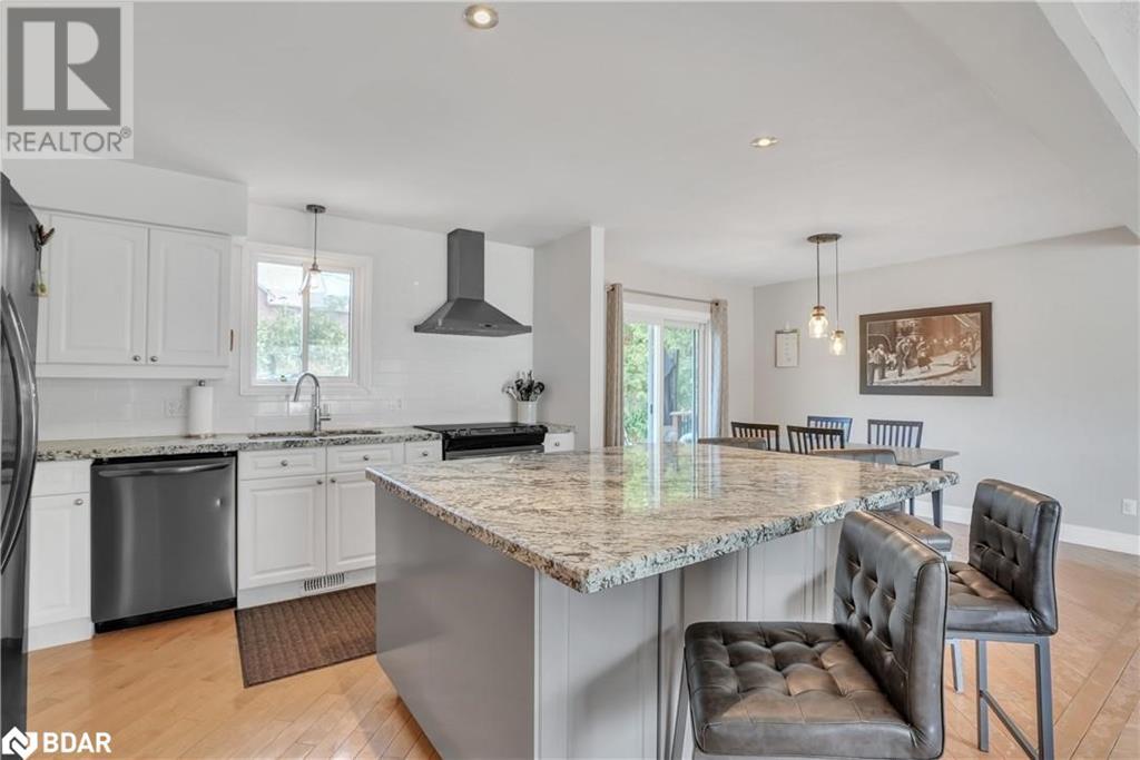 Photo 6 of 279 Sunnidale Road, Wasaga Beach ON