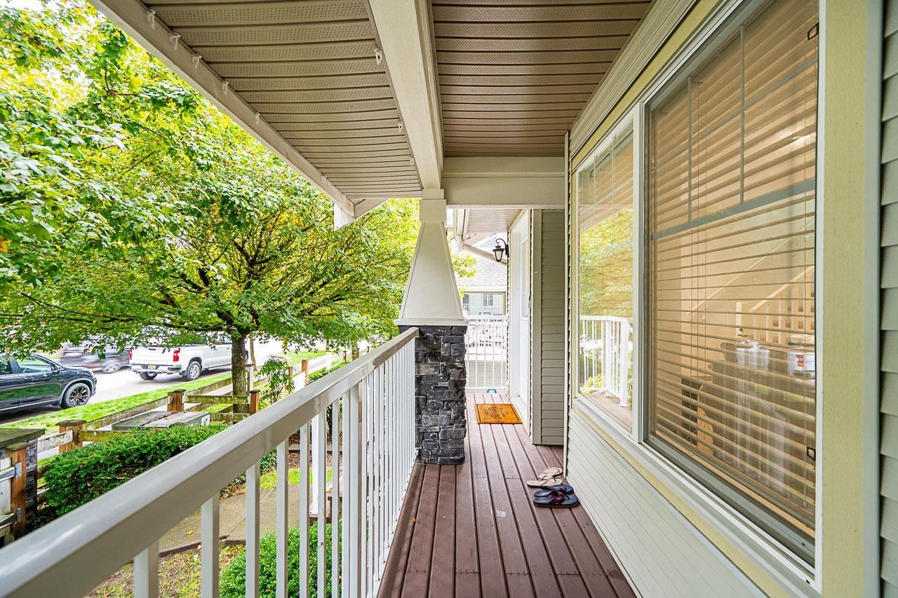 Photo 4 of 34 6568 193 B Street, Surrey BC