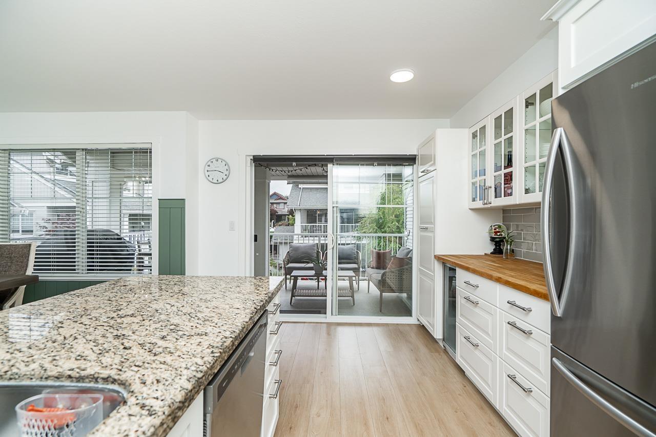Photo 15 of 34 6568 193 B Street, Surrey BC