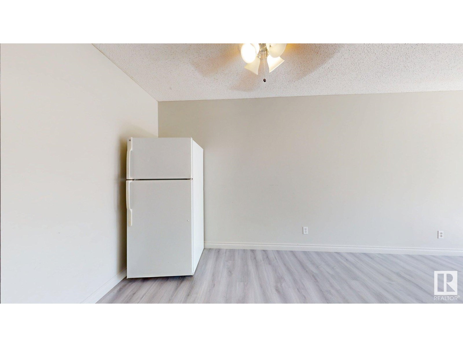 Photo 35 of 1508 62 St Nw, Edmonton AB