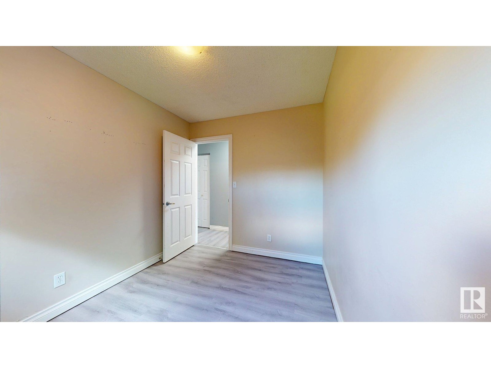 Photo 23 of 1508 62 St Nw, Edmonton AB
