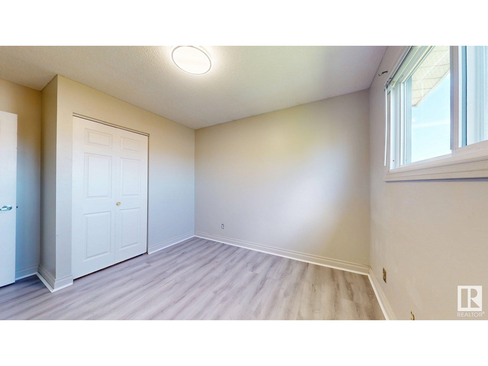 Photo 16 of 1508 62 St Nw, Edmonton AB