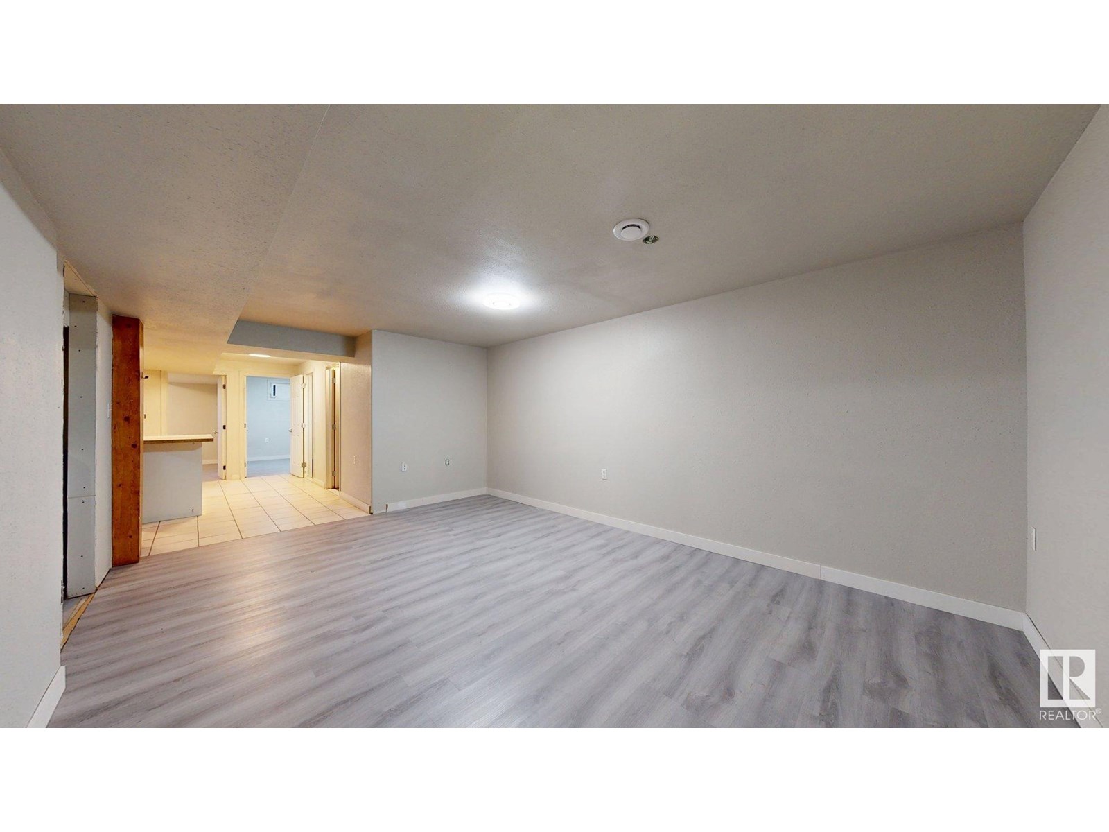 Photo 3 of 1508 62 St Nw, Edmonton AB