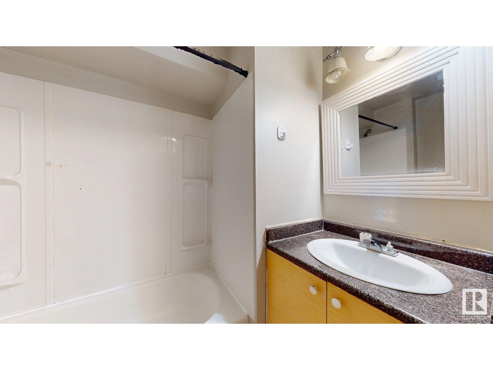 Photo 33 of 1508 62 St Nw, Edmonton AB