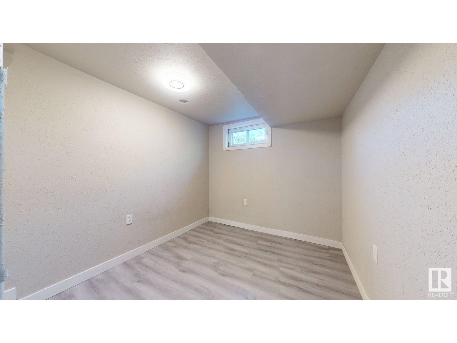 Photo 19 of 1508 62 St Nw, Edmonton AB