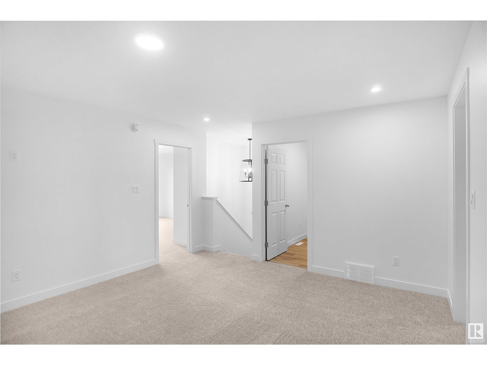 Photo 5 of 3412 122 St Sw, Edmonton AB