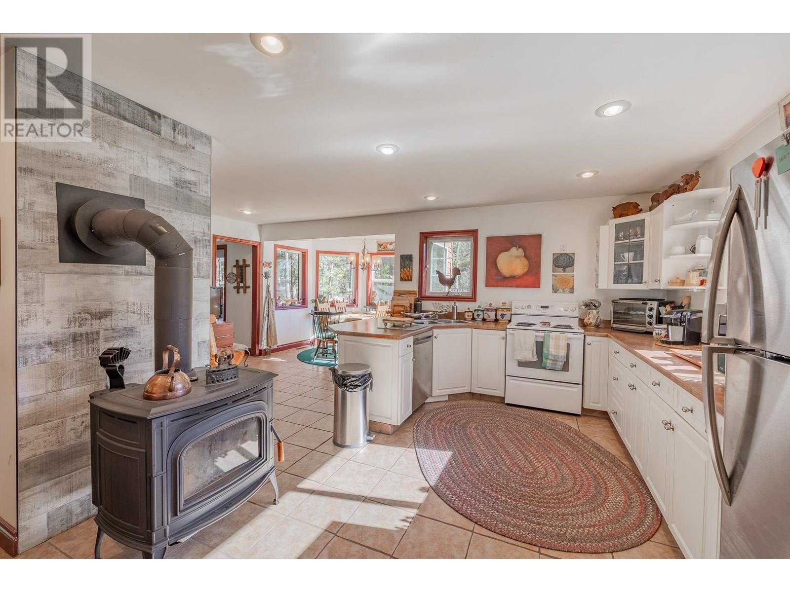 6823 COLUMBIA RIDGE Drive, Fairmont Hot Springs
