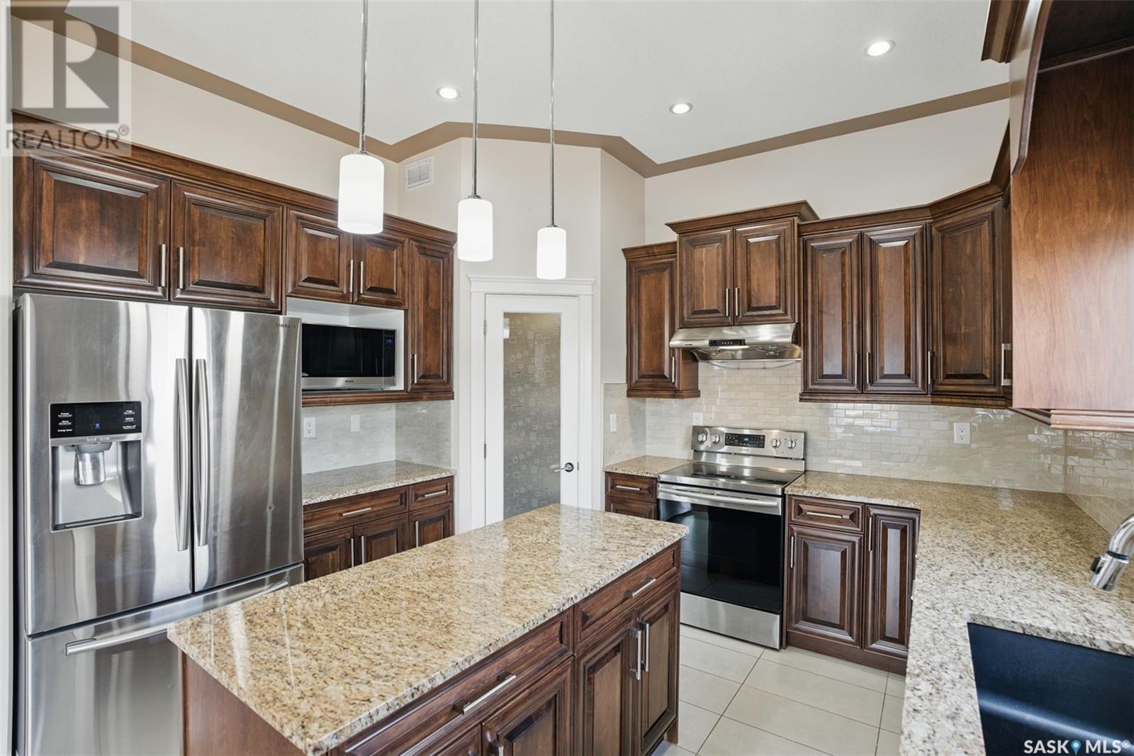 Photo 3 of 154 Fast Crescent, Saskatoon SK