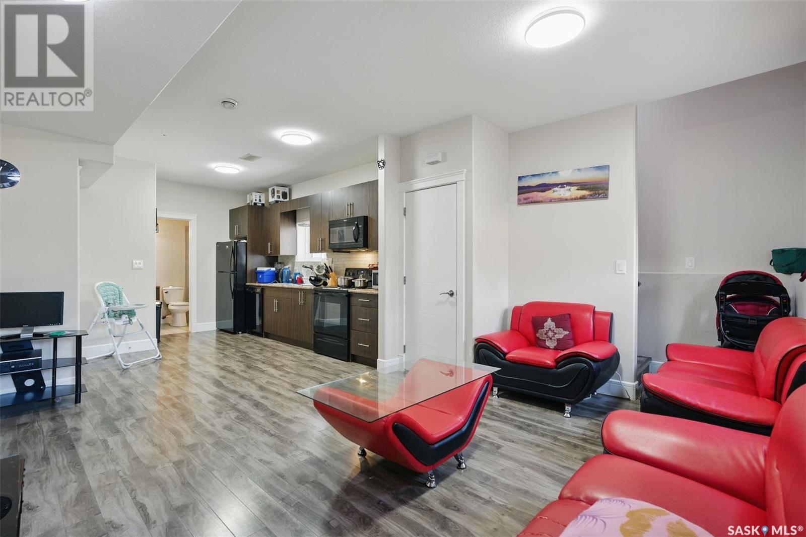 Photo 9 of 154 Fast Crescent, Saskatoon SK