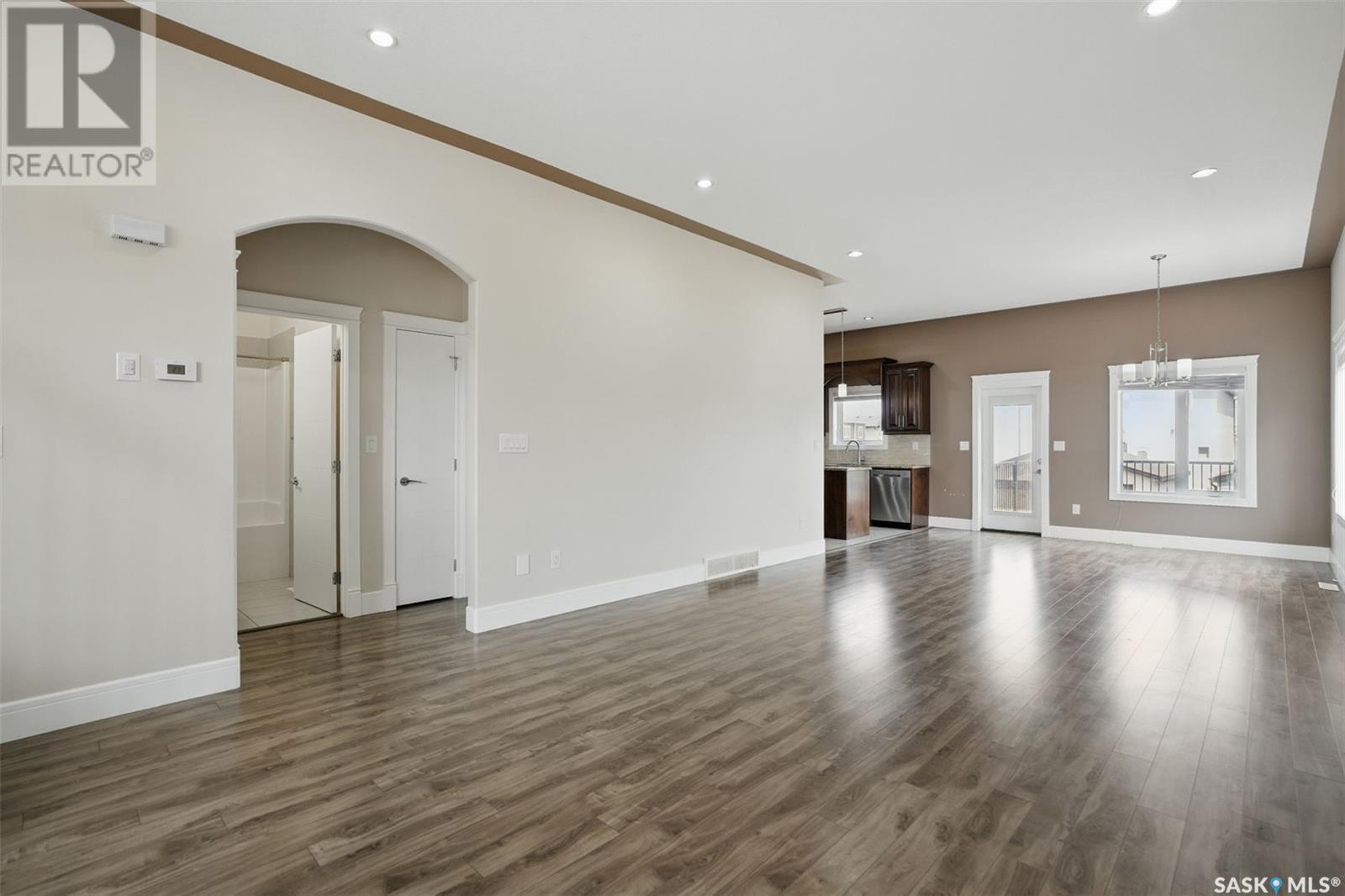Photo 6 of 154 Fast Crescent, Saskatoon SK