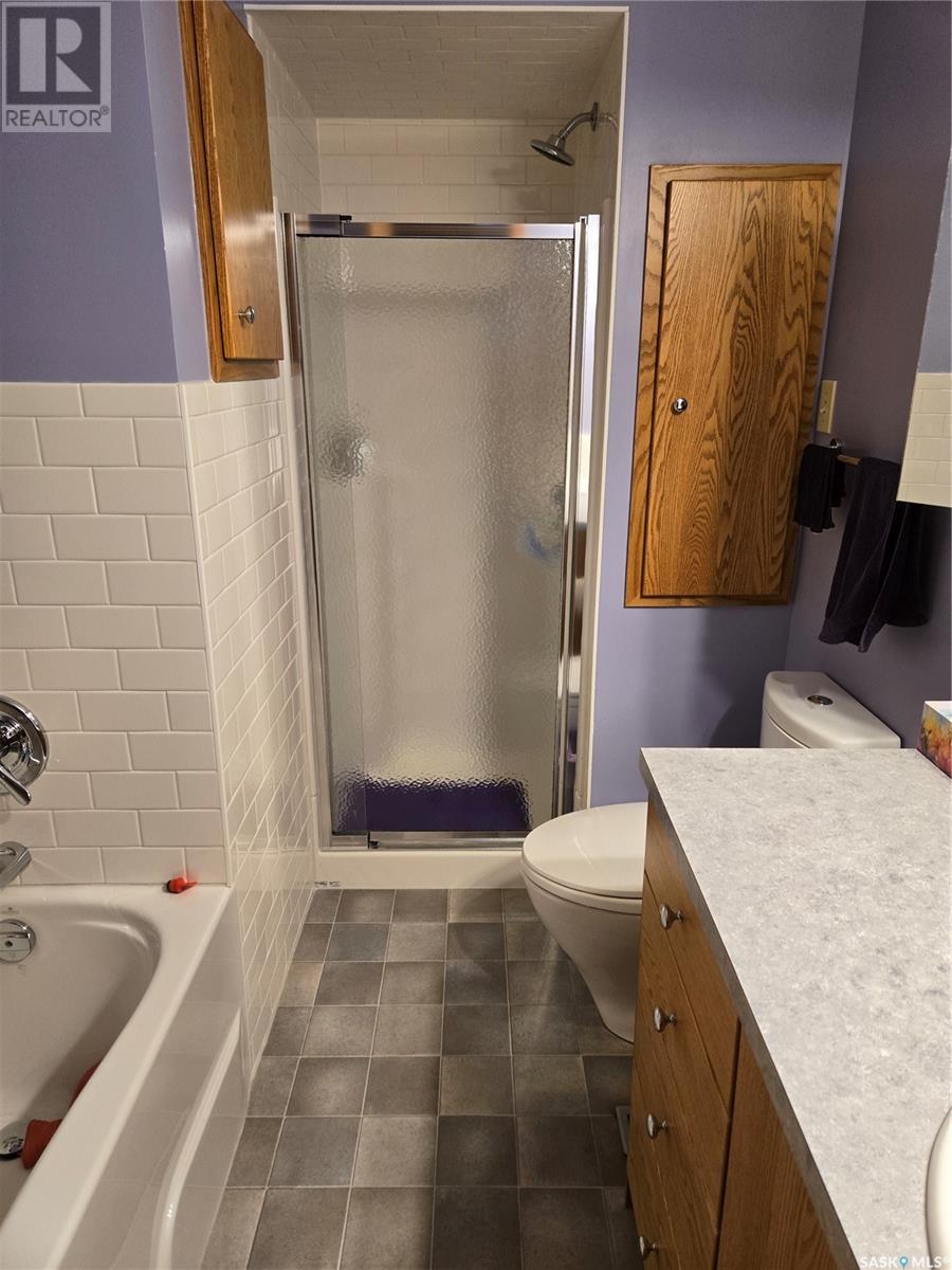Single Family House for Sale in  th AVENUE NE Swift Current 