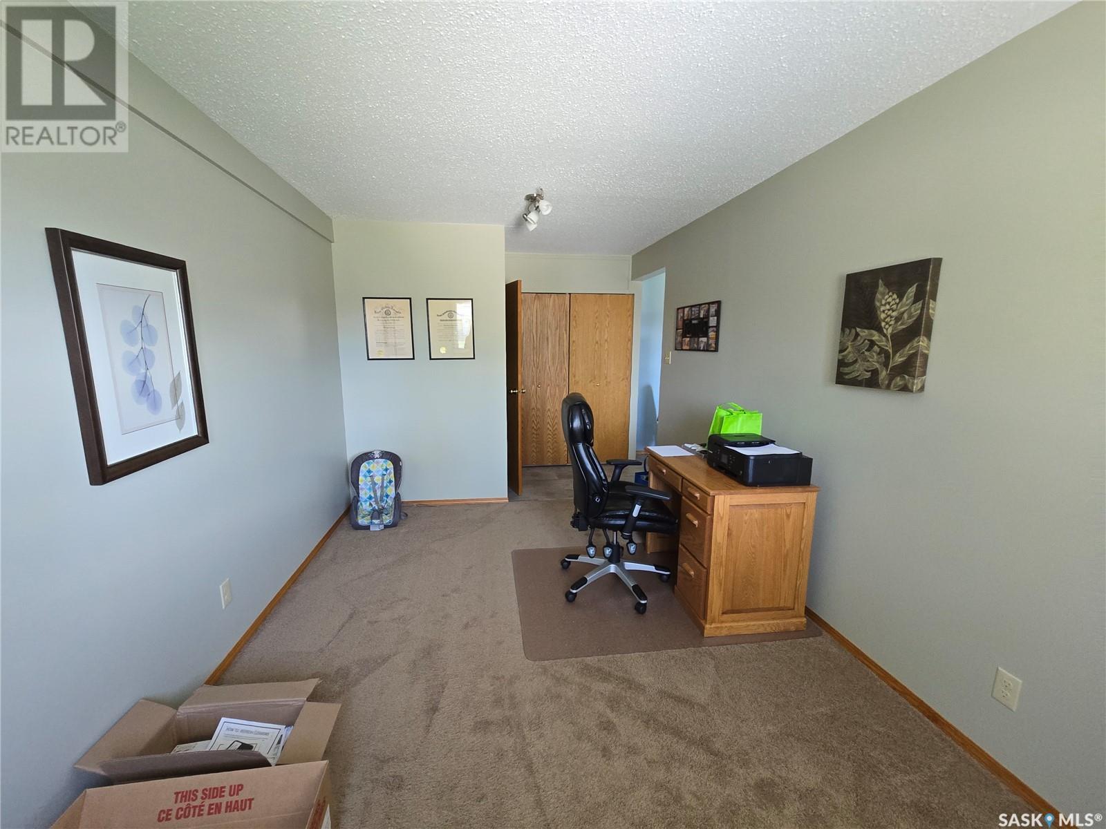 Single Family House for Sale in  th AVENUE NE Swift Current 
