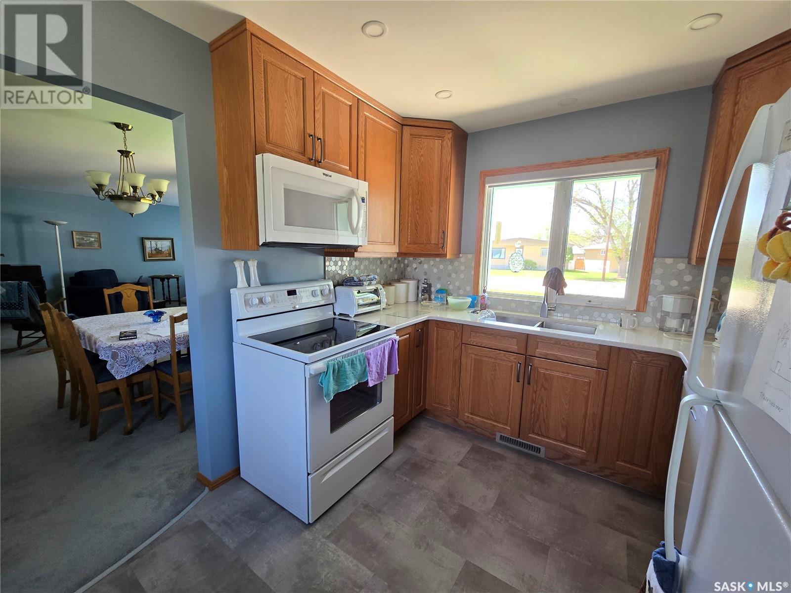 Single Family House for Sale in  th AVENUE NE Swift Current 