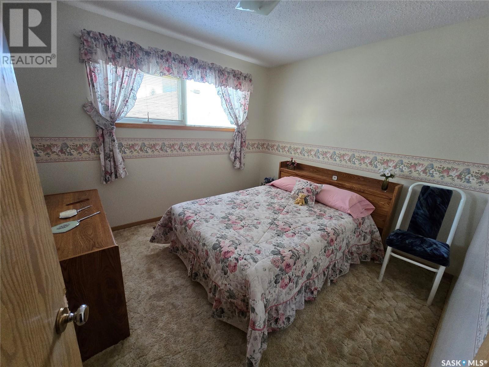 Single Family House for Sale in  th AVENUE NE Swift Current 