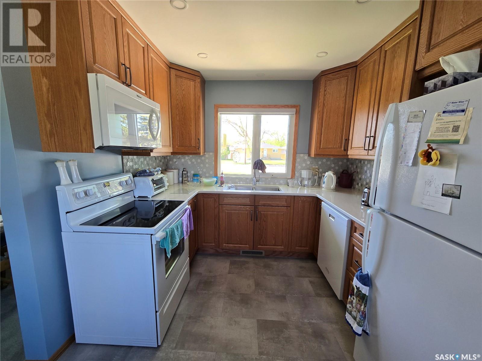 Single Family House for Sale in  th AVENUE NE Swift Current 