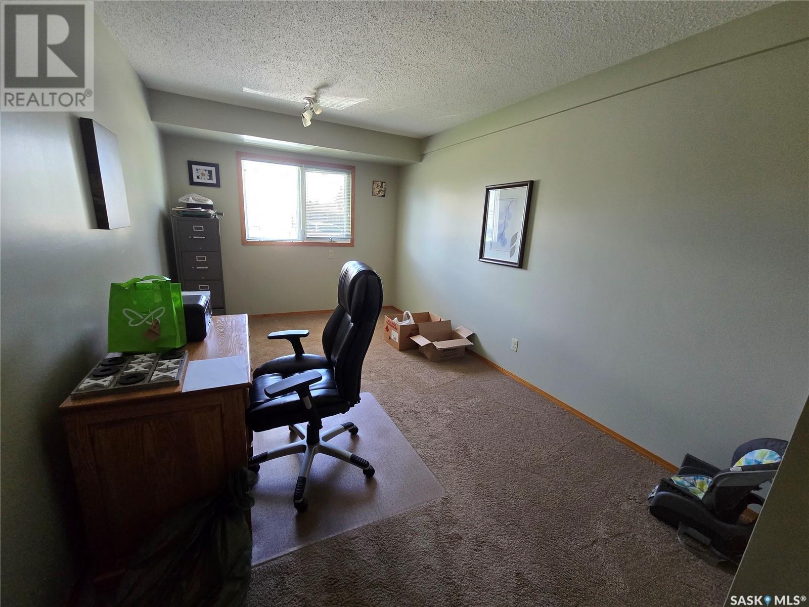 Single Family House for Sale in  th AVENUE NE Swift Current 