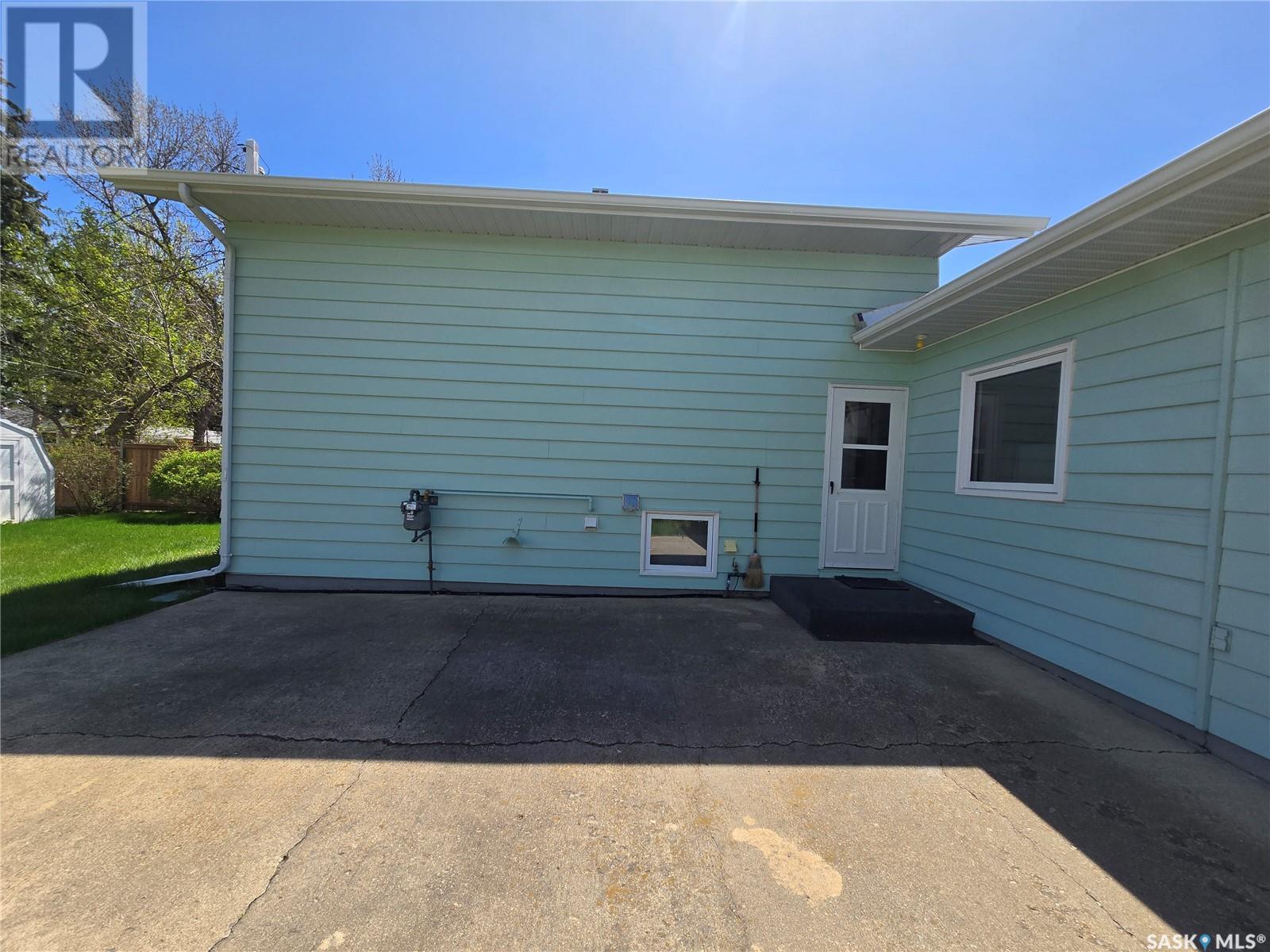 Single Family House for Sale in  th AVENUE NE Swift Current 