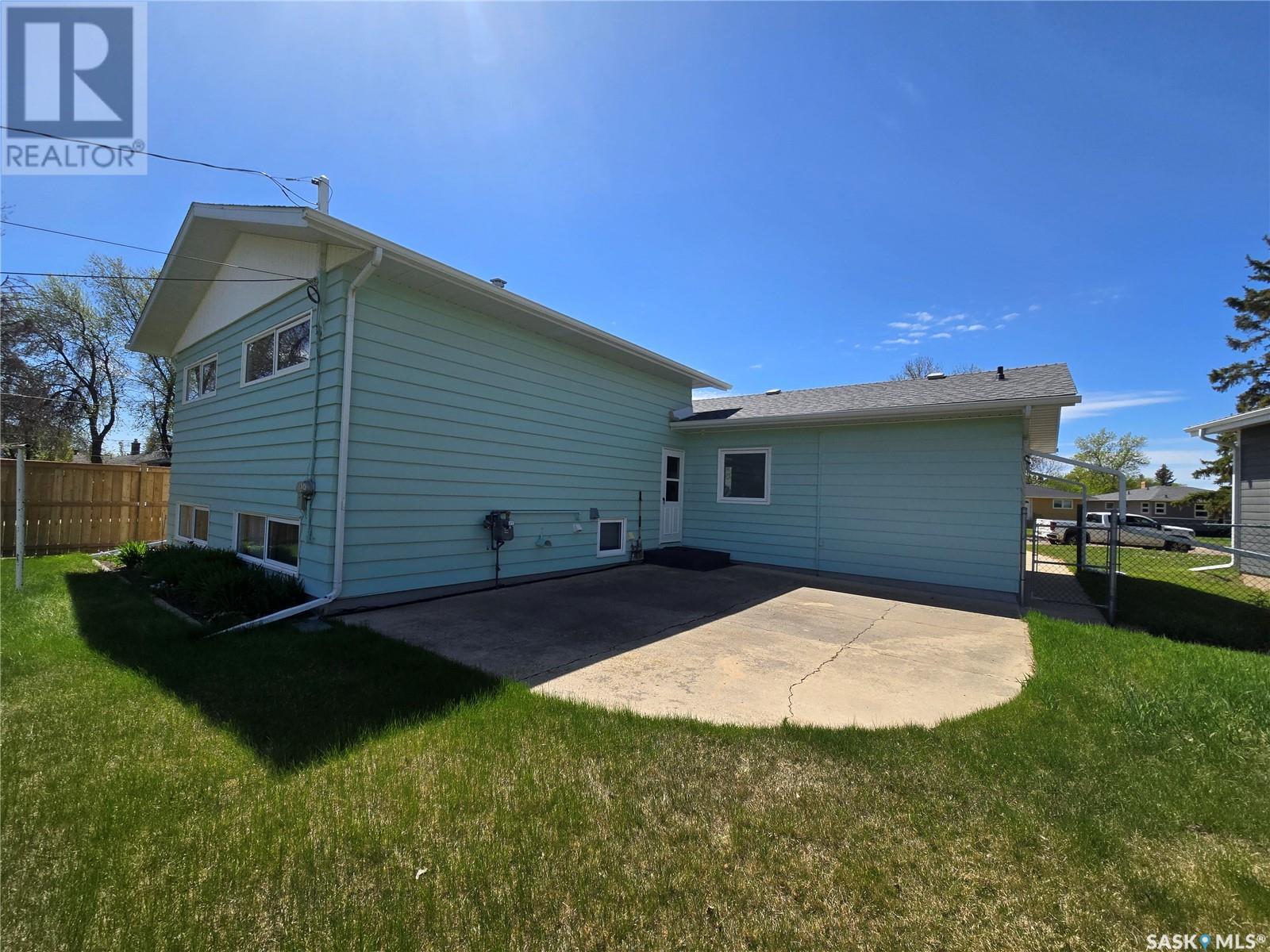 Single Family House for Sale in  th AVENUE NE Swift Current 