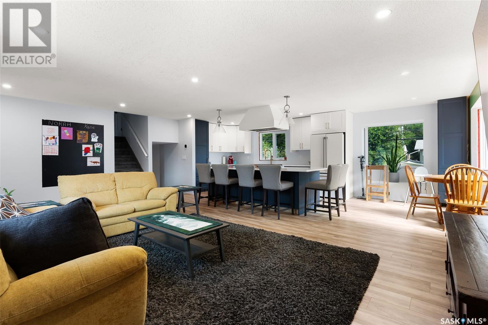 Single Family House 2 Level for Sale in  Habkirk DRIVE Regina 