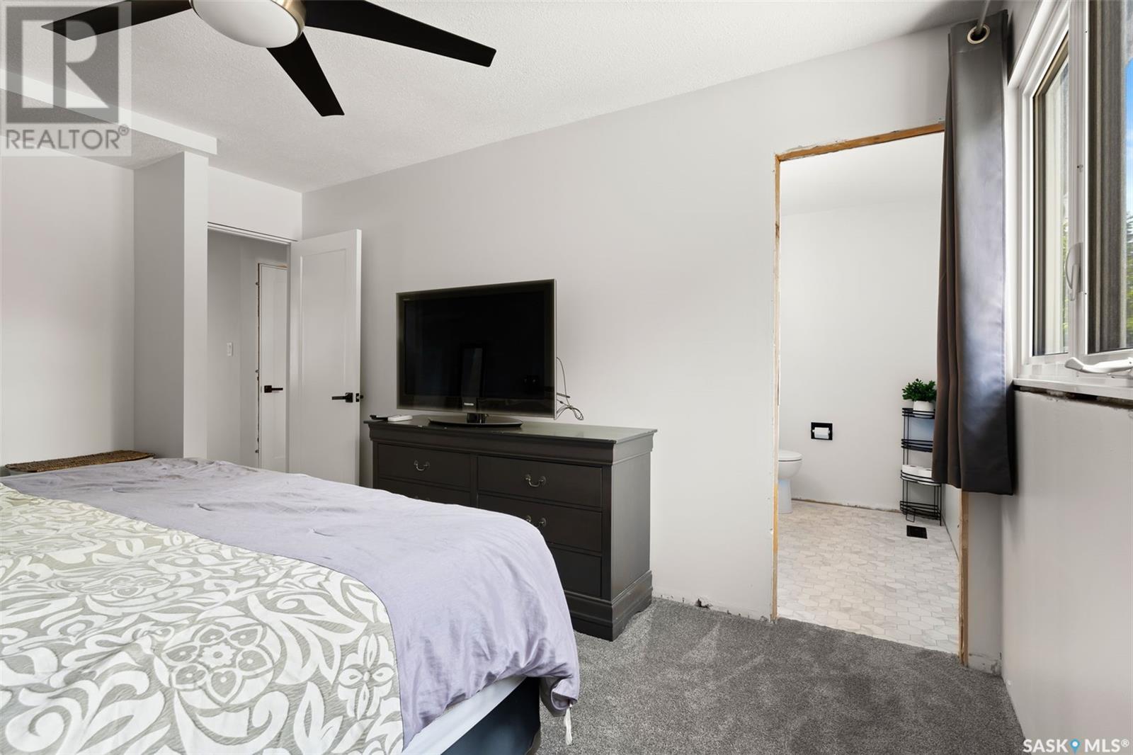 Single Family House 2 Level for Sale in  Habkirk DRIVE Regina 