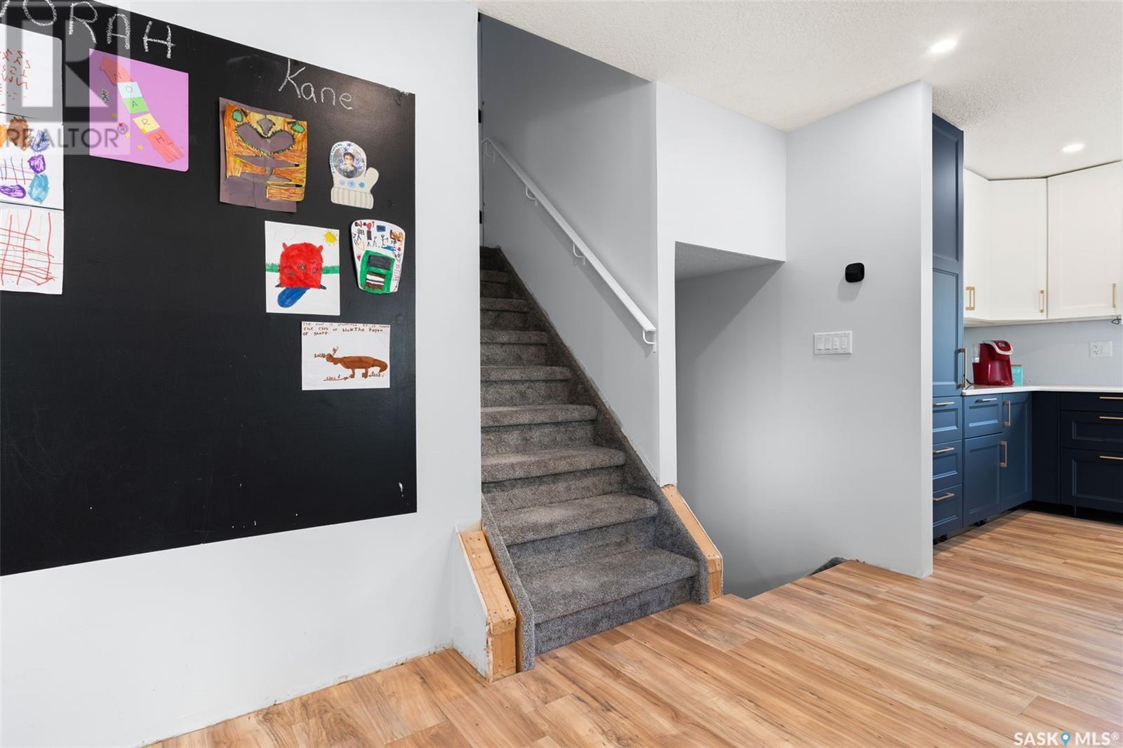 Single Family House 2 Level for Sale in  Habkirk DRIVE Regina 